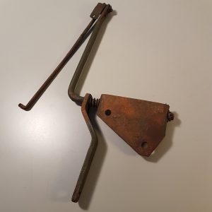 Bras de renvoi d'accélérateur sur bloc moteur (SH)