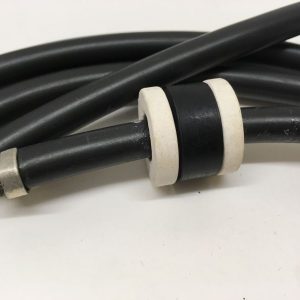 Câble avec isolant, Embase d'antenne