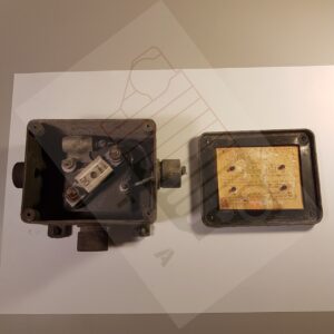 Boîte de raccordement radio (Armée Française)
